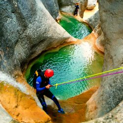 Descenso-barranco-Mascun-Superior-Barranquismo-Sierra-de-Guara-Guías-de-Barrancos-Canyoning-Canyon-Guides-Mendi-eta-arroila-gidariak-Arroila-jeitsiera-WEB-5 Descenso-barranco-Mascun-Superior-Barranquismo-Sierra-de-Guara-Guías-de-Barrancos-Canyoning-Canyon-Guides-Mendi-eta-arroila-gidariak-Arroila-jeitsiera-WEB-5